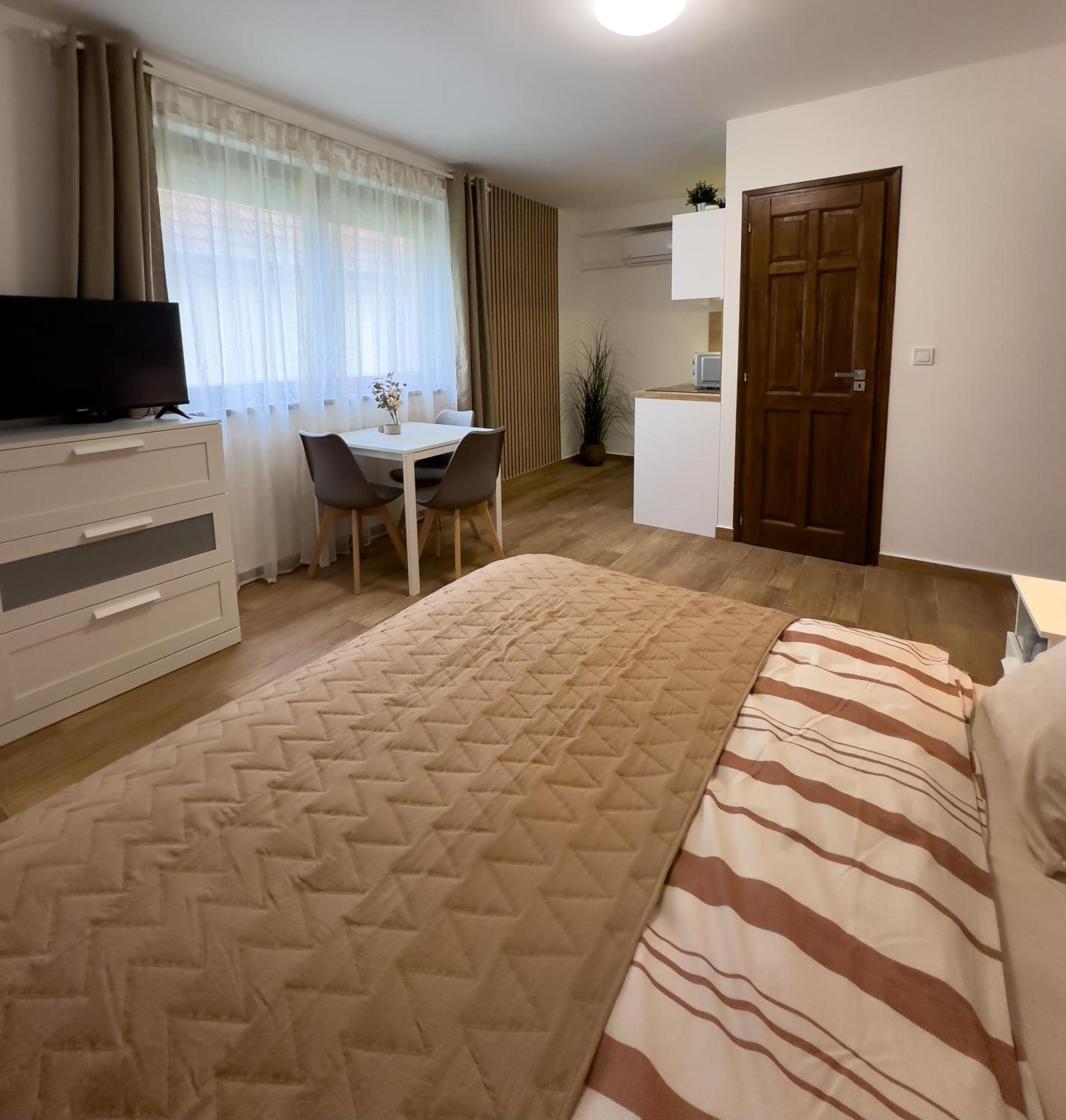 Rp Apartmanhaz Demjén Exterior foto