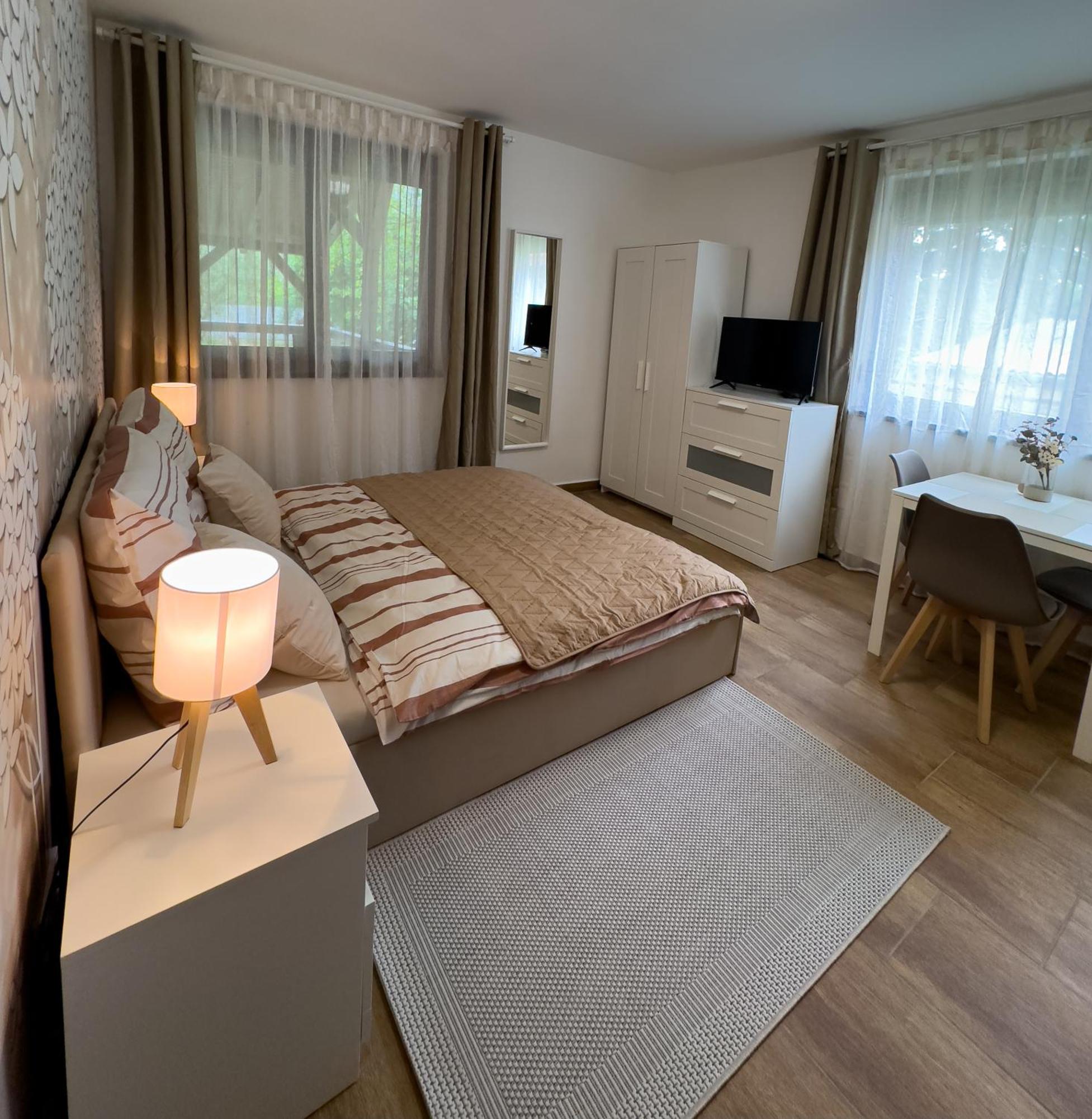 Rp Apartmanhaz Demjén Exterior foto