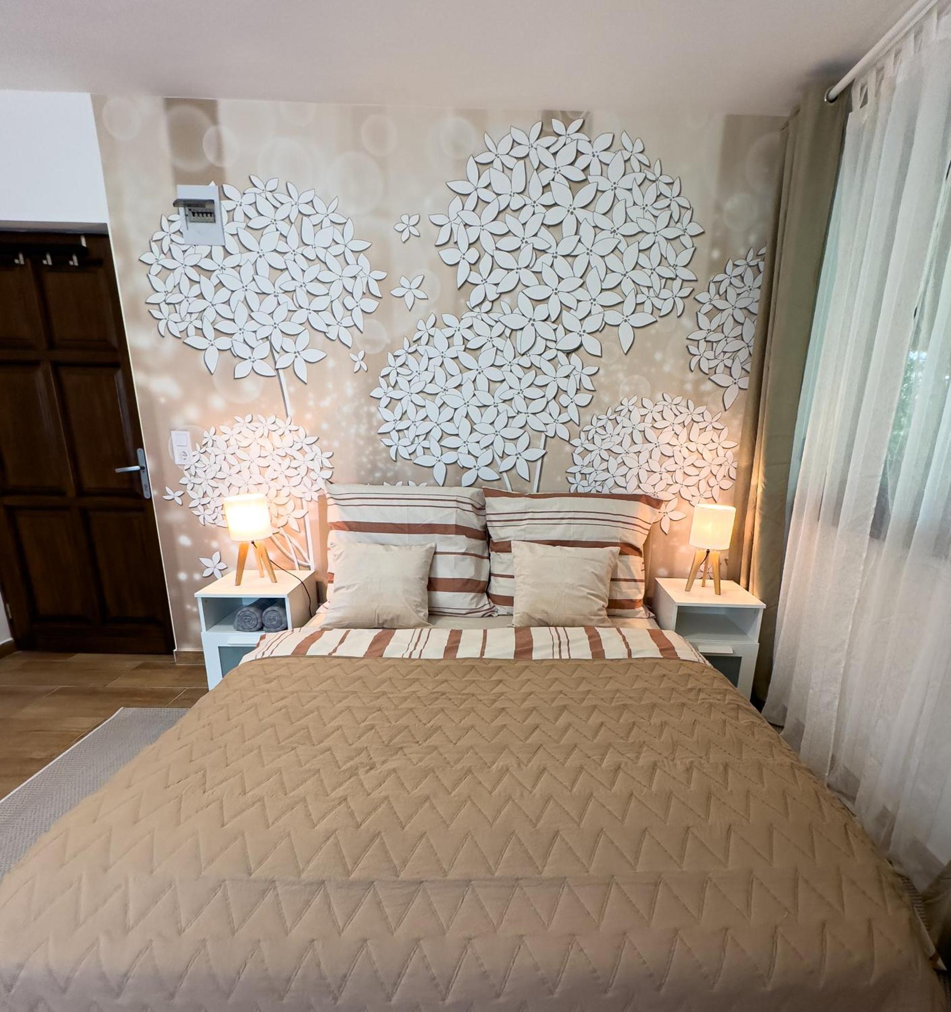 Rp Apartmanhaz Demjén Exterior foto