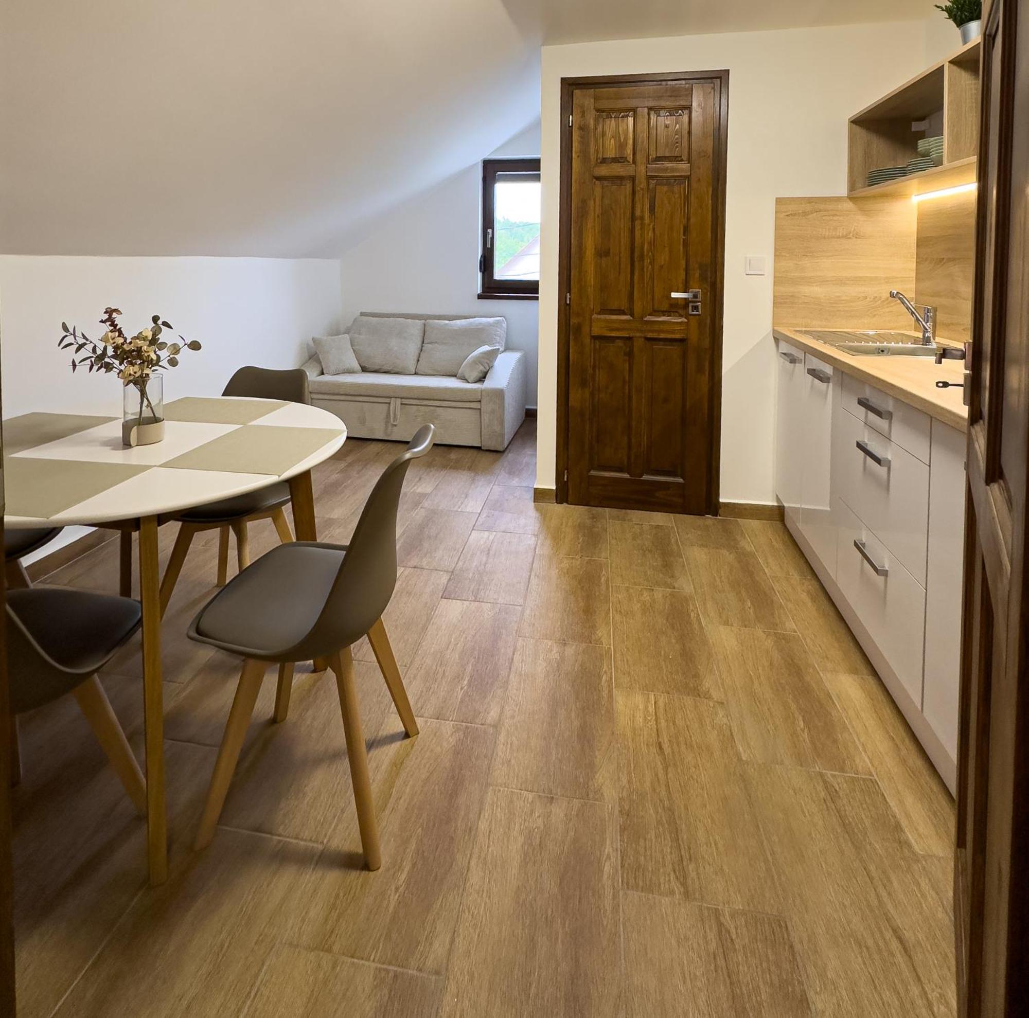 Rp Apartmanhaz Demjén Exterior foto