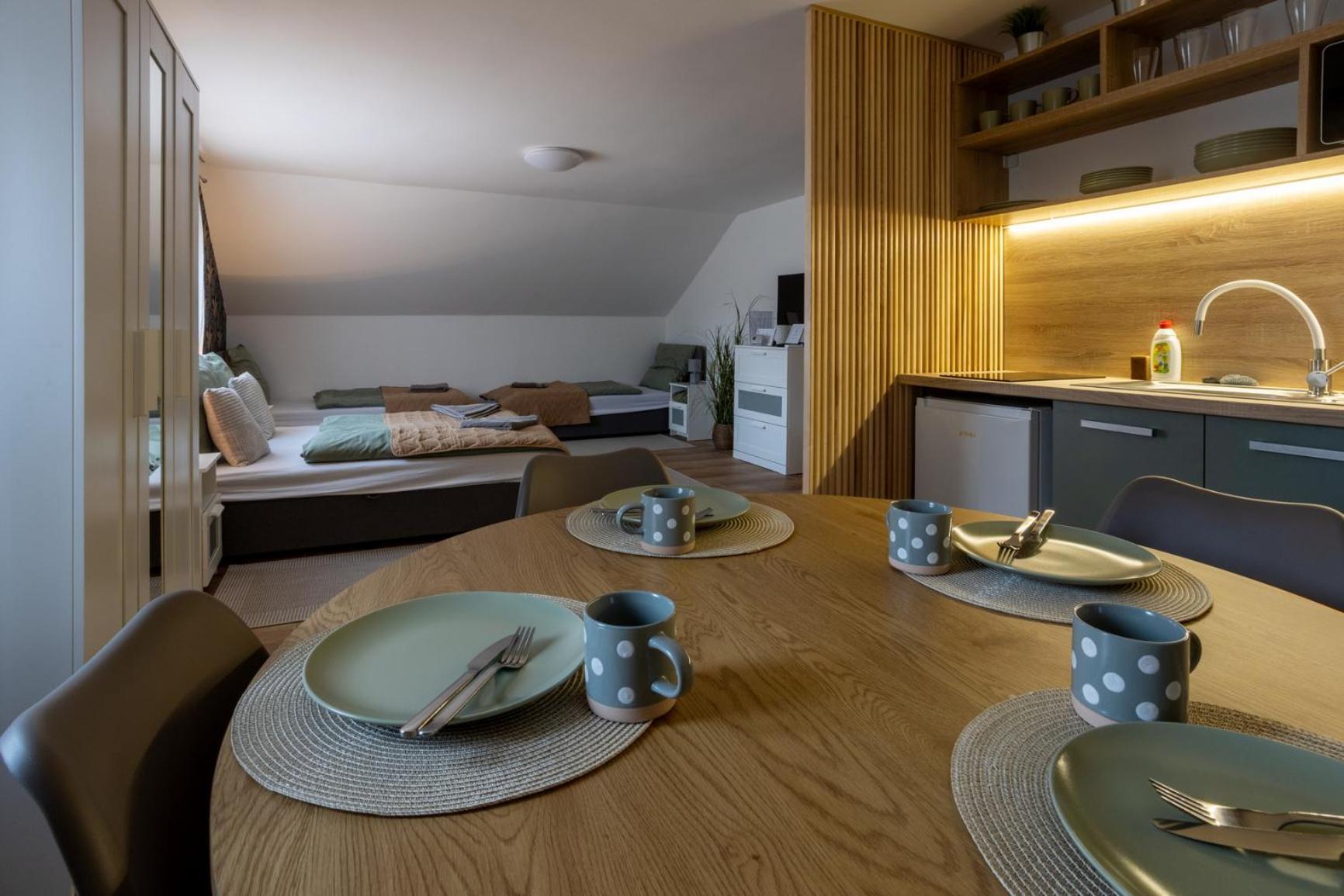 Rp Apartmanhaz Demjén Exterior foto